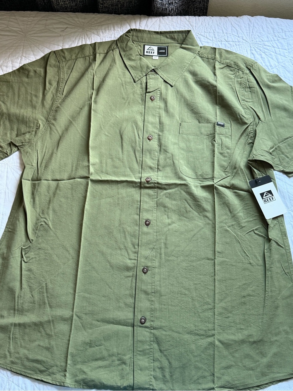 REEF Men's Olive size L new